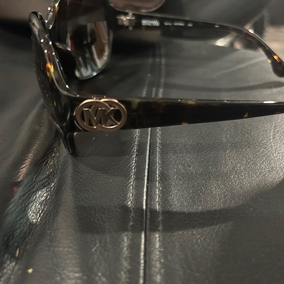 Michael Kors Women\'s Brown Tortoise Sunglasses includes Michael Kors Case main image 7